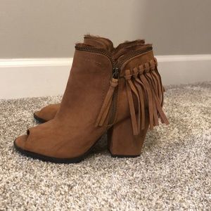 Dolce Vita DV fringe boots Sz 7.5